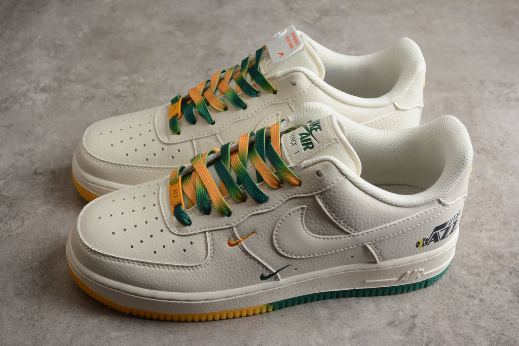 Nike Air Force 1 Low – Blanco / Amarillo / Verde