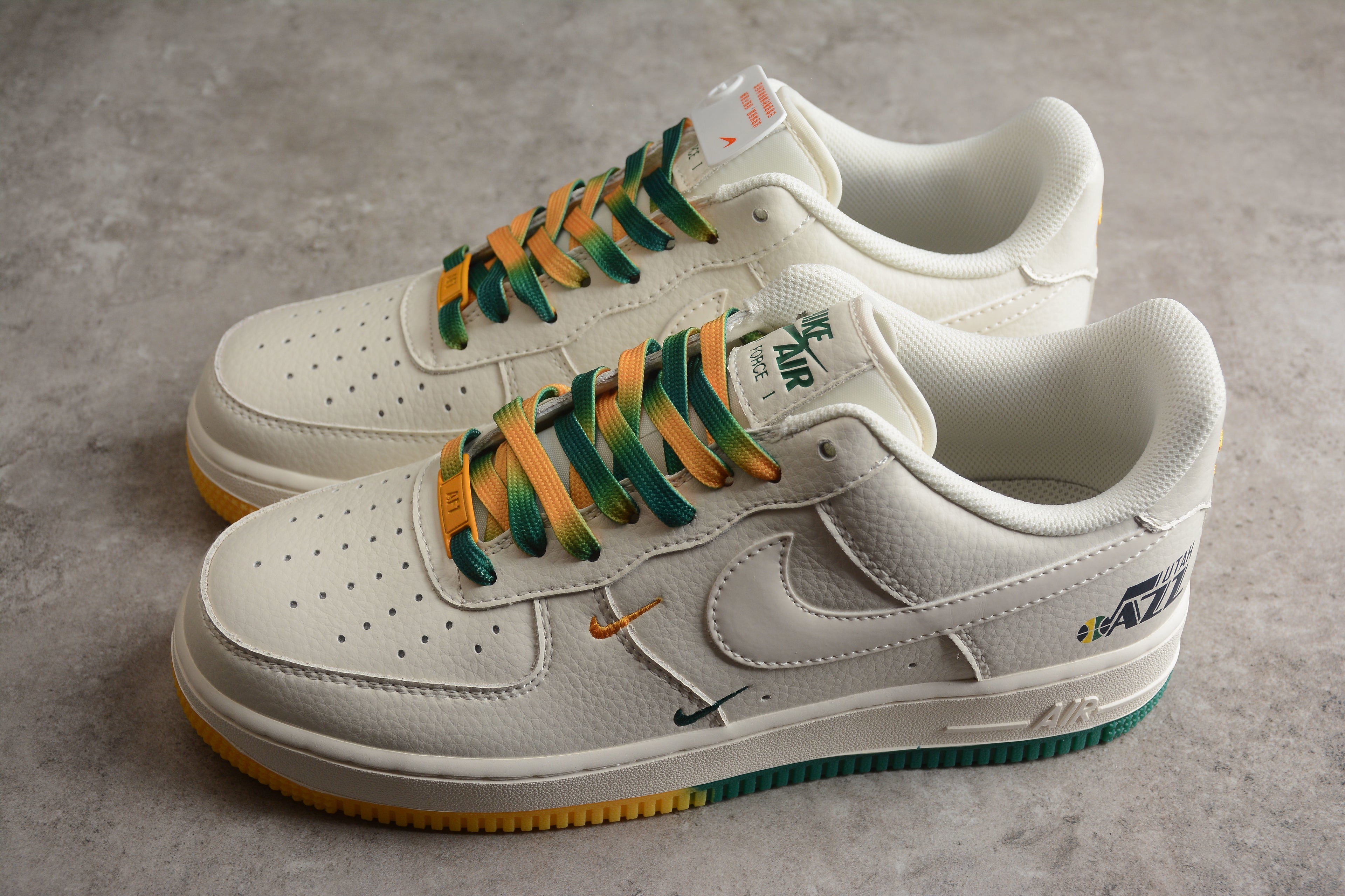 Nike Air Force 1 Low – Blanco / Amarillo / Verde