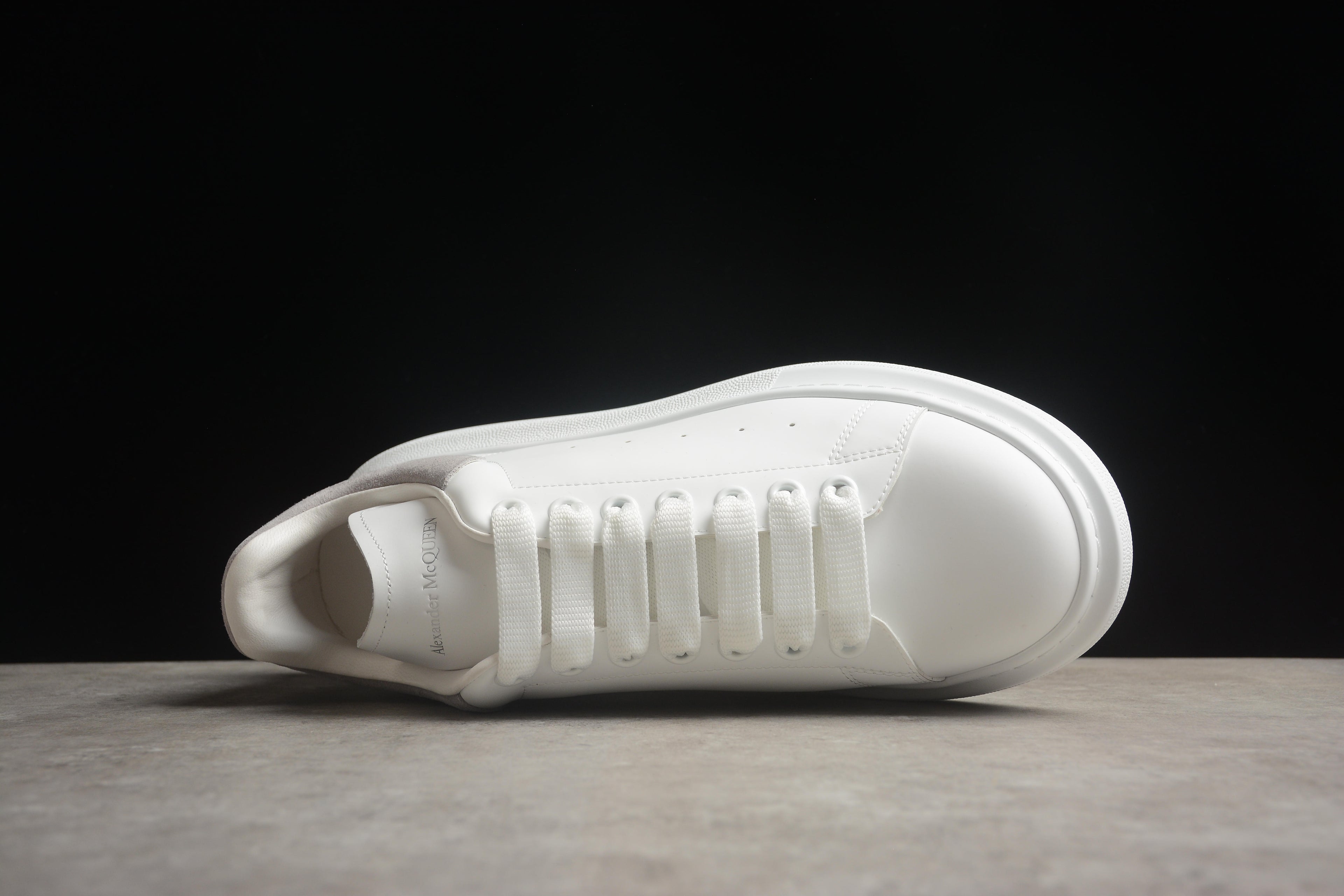 Alexander McQueen – Blanco / Gris