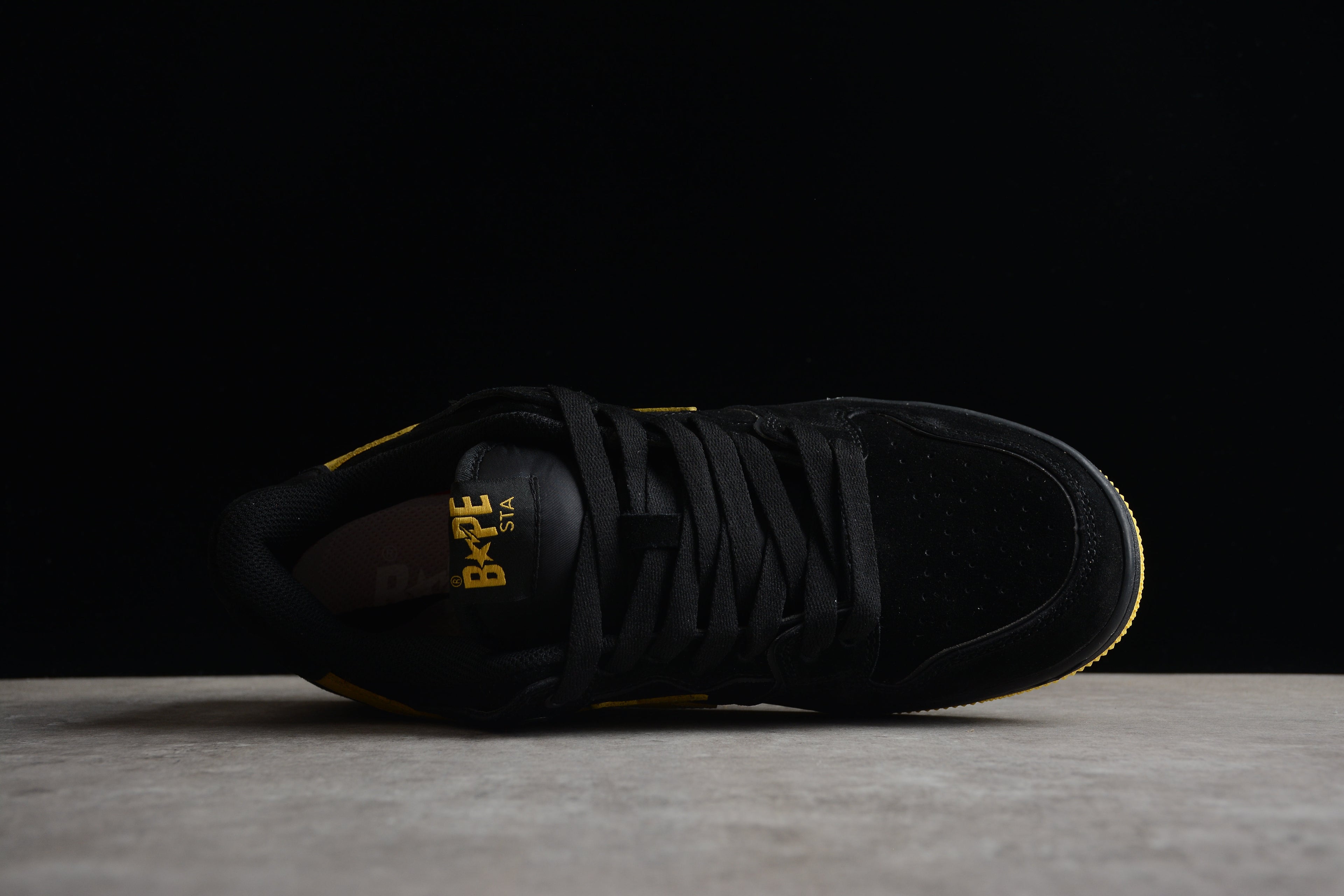 BAPE STA – Negro / Amarillo