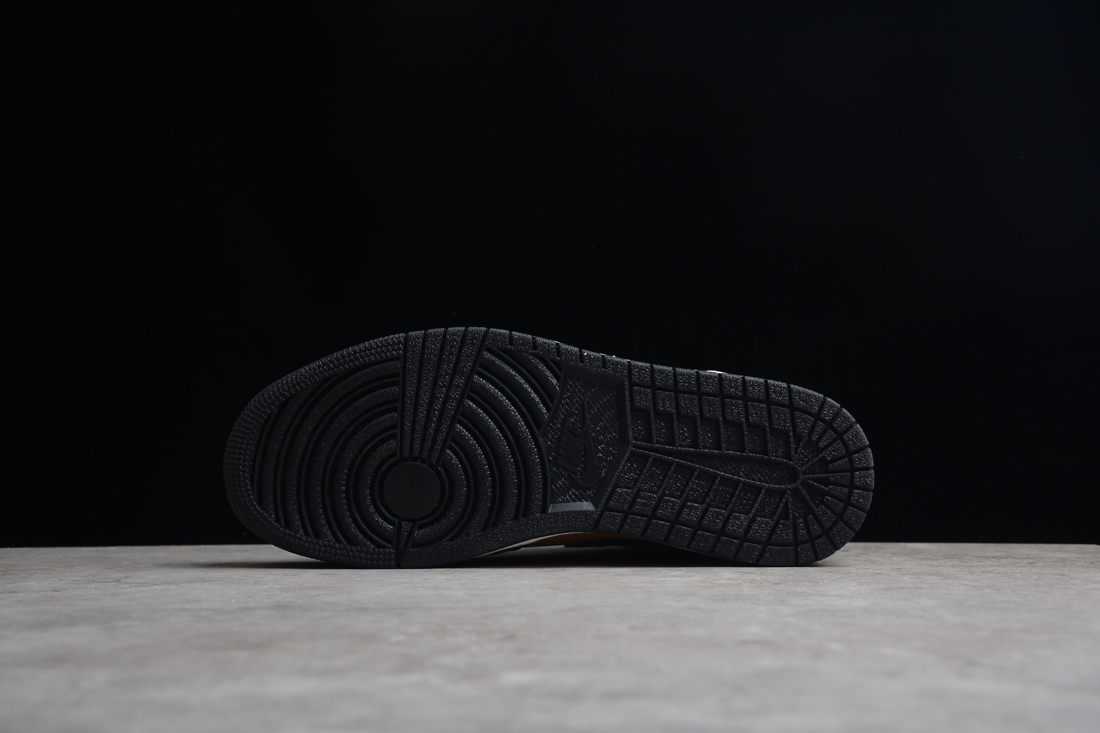 Air Jordan 1 Mid – Marrón