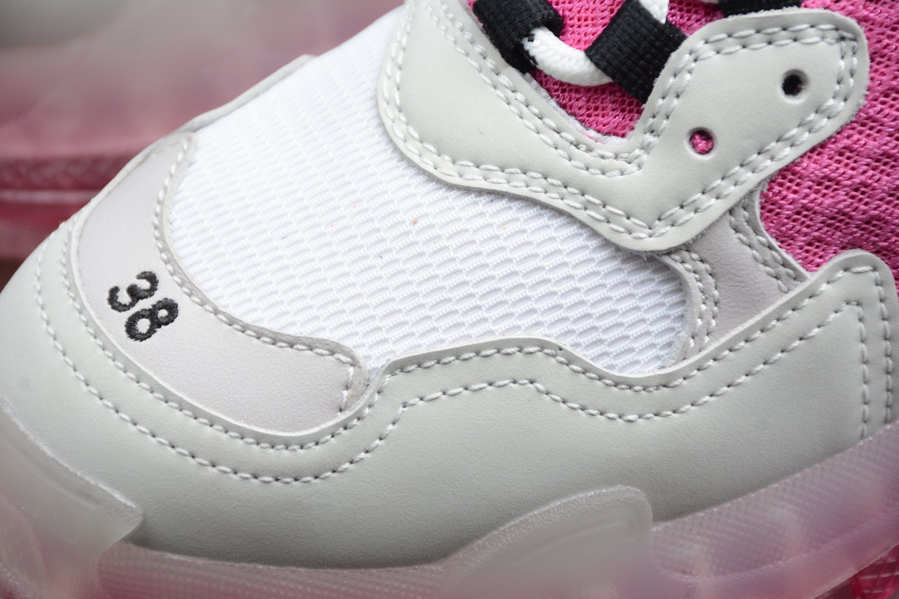 Balenciaga Triple S – Blanco / Rosa