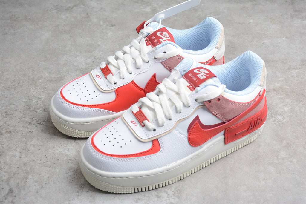 Air Force 1 Shadow – Blanco / Rojo / Rosa