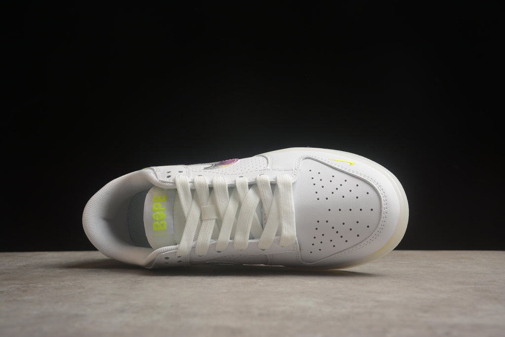 Dunk SB – BAPE Blanco