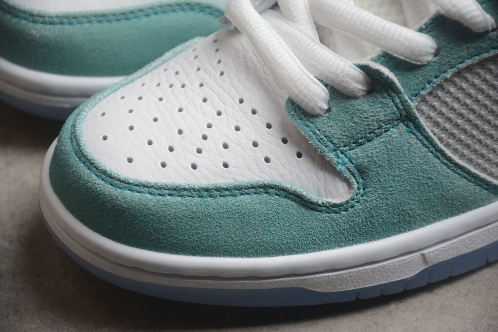 Dunk SB – Azul Claro / Blanco