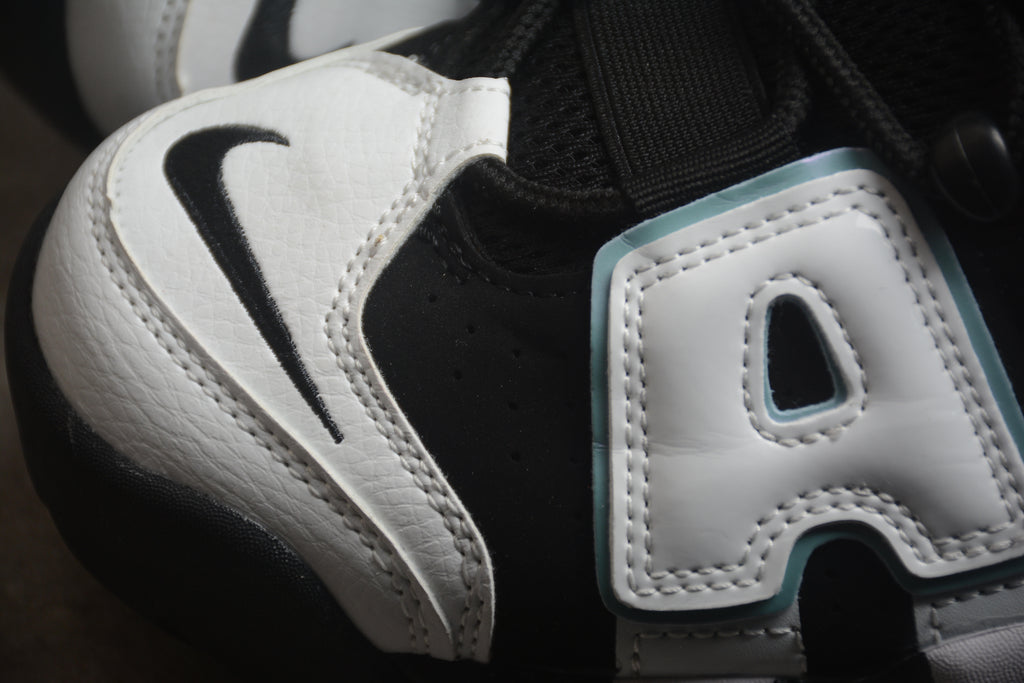 Air More Uptempo – Negro / Blanco