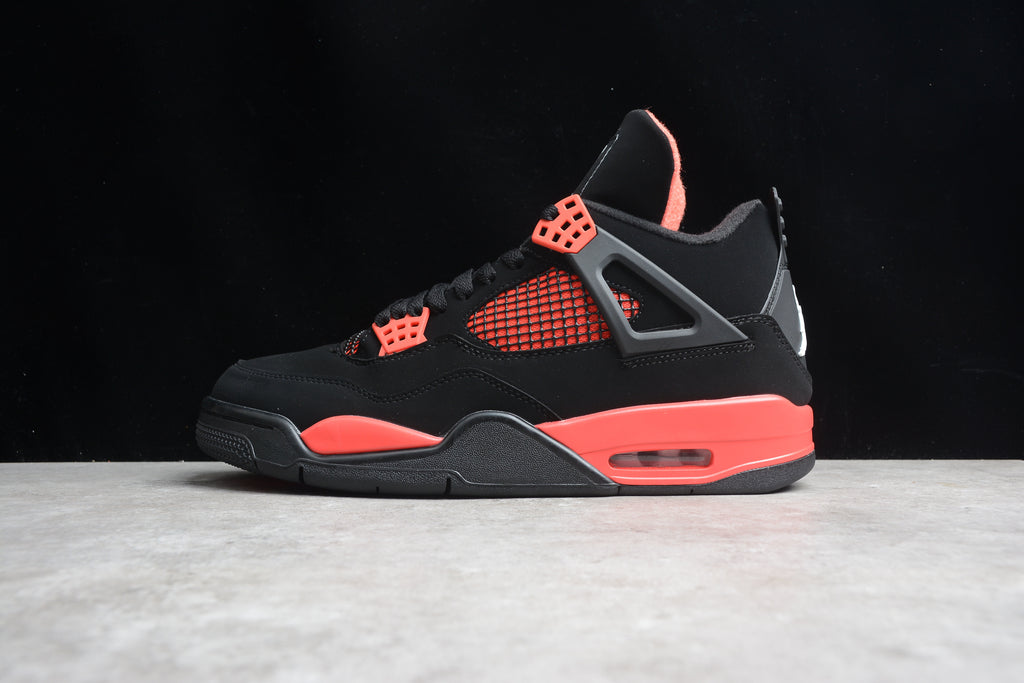 Air Jordan 4 – Negro / Rojo
