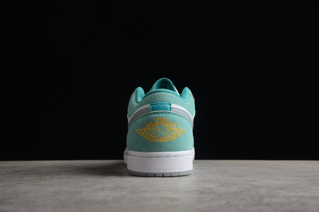 Jordan 1 Low – Turquesa Claro / Blanco