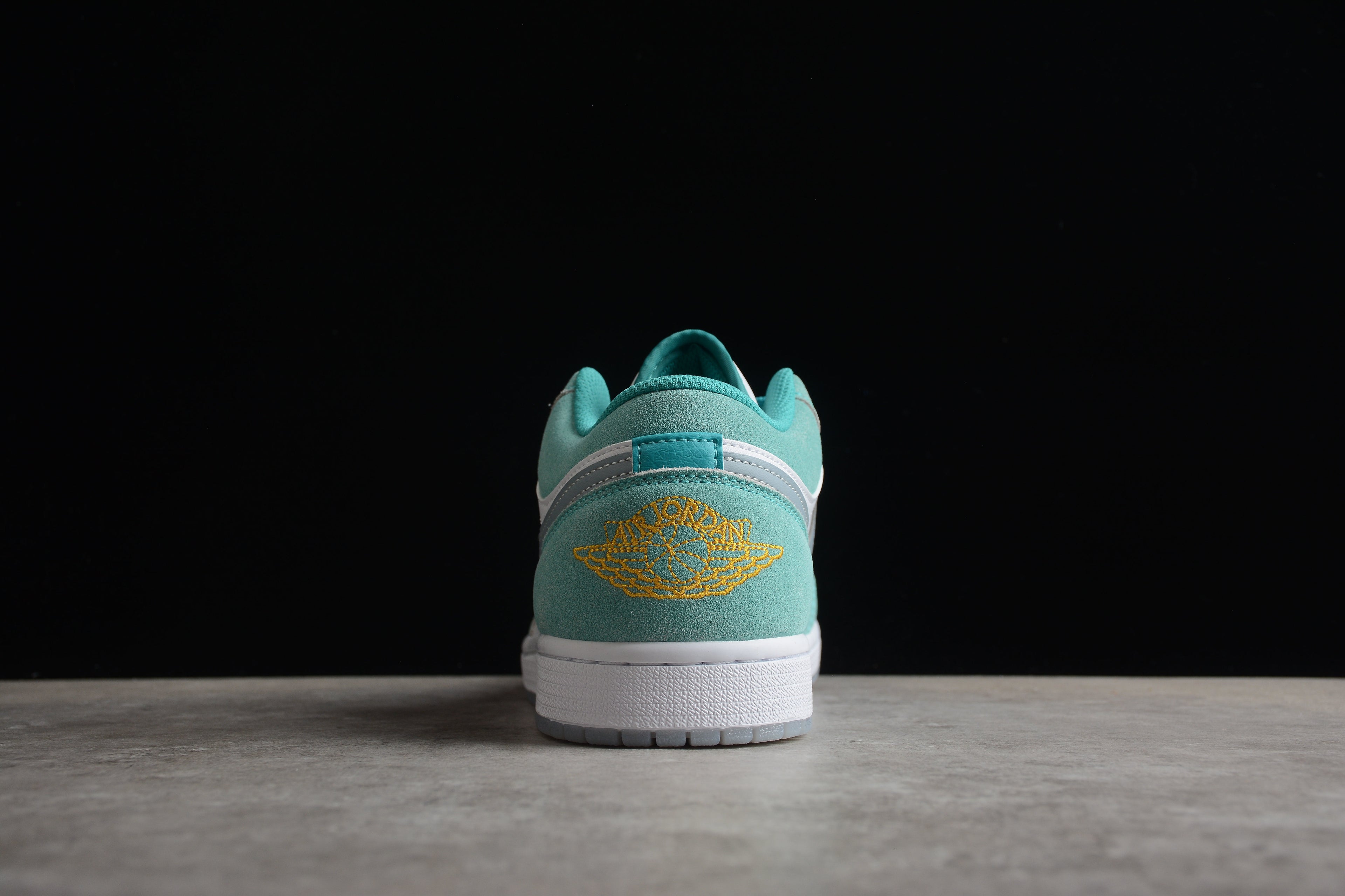 Jordan 1 Low – Turquesa Claro / Blanco
