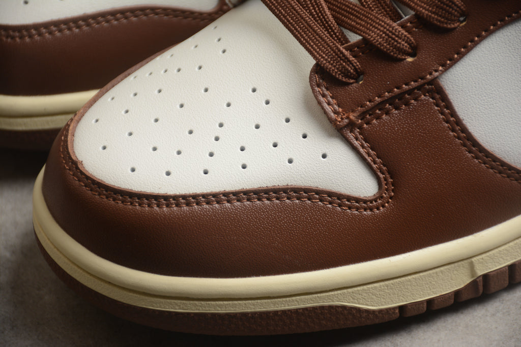 Dunk SB – Marrón / Blanco