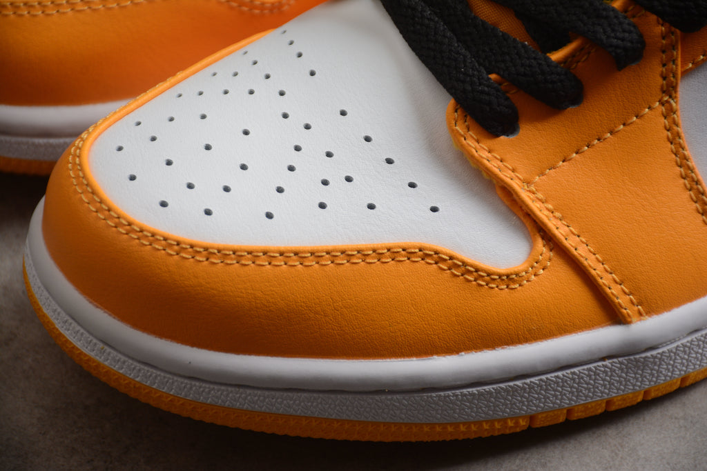 Jordan 1 Low – Amarillo / Blanco / Negro