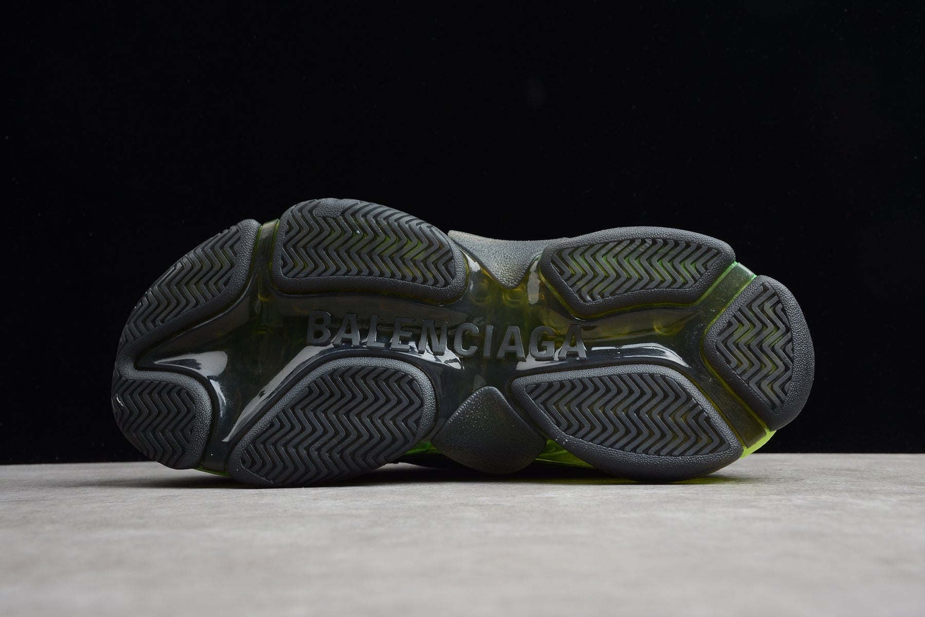 Balenciaga Triple S – Negro / Verde