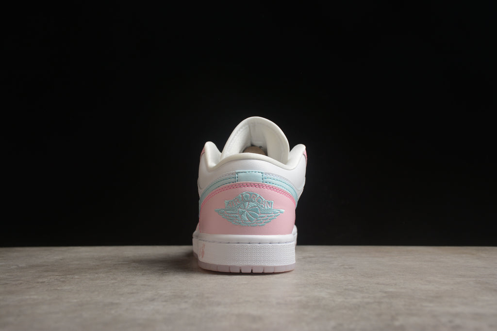 Jordan 1 Low – Rosa / Blanco / Azul