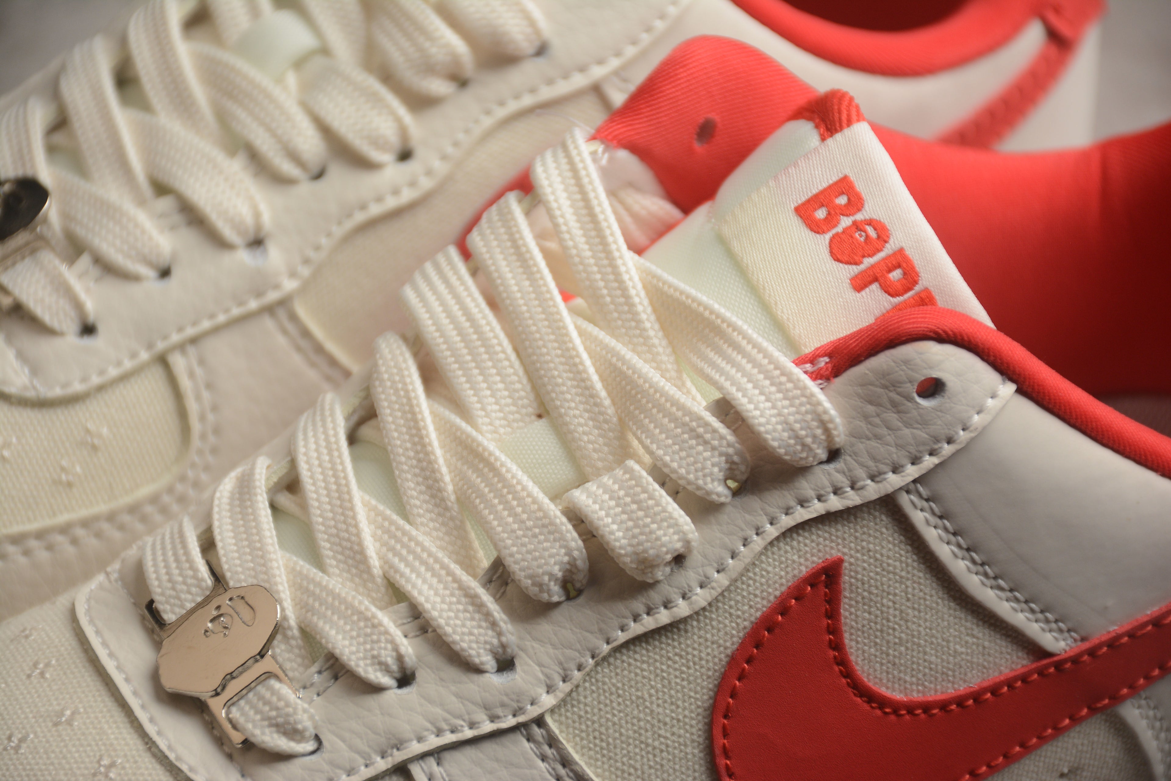 Air Force 1 Low – Gris / Rojo