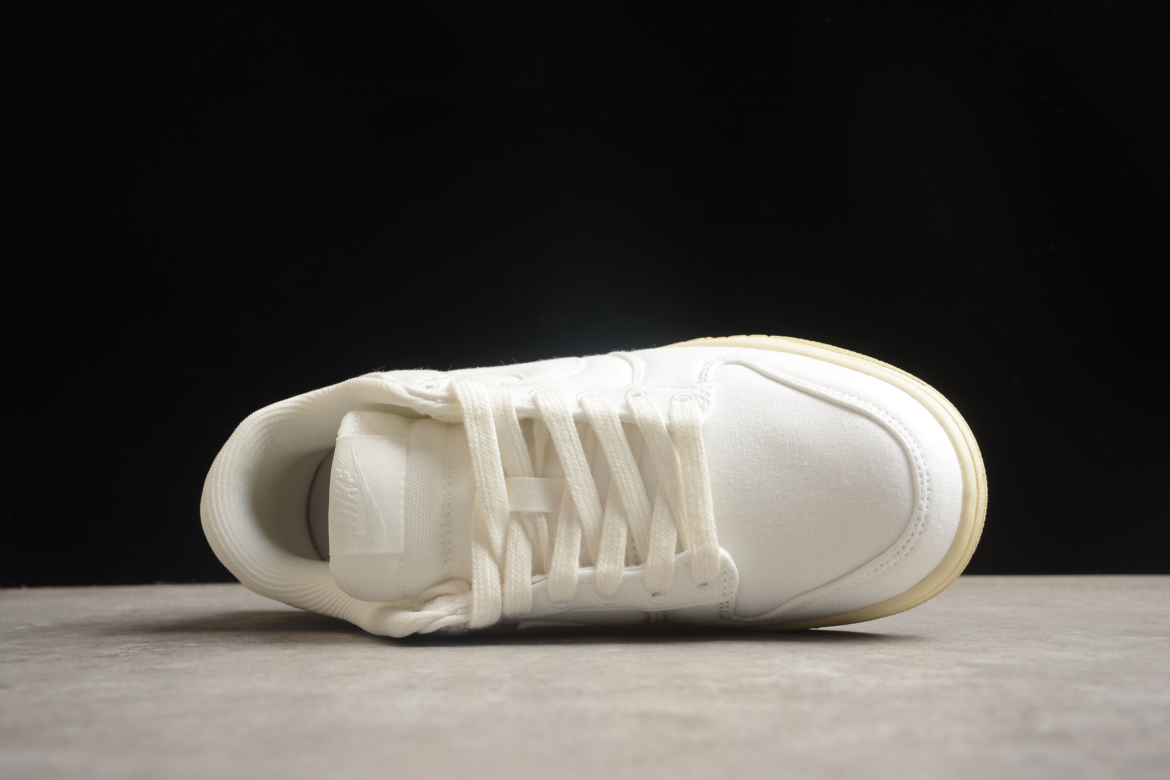 Dunk SB – Blanco / Beigie