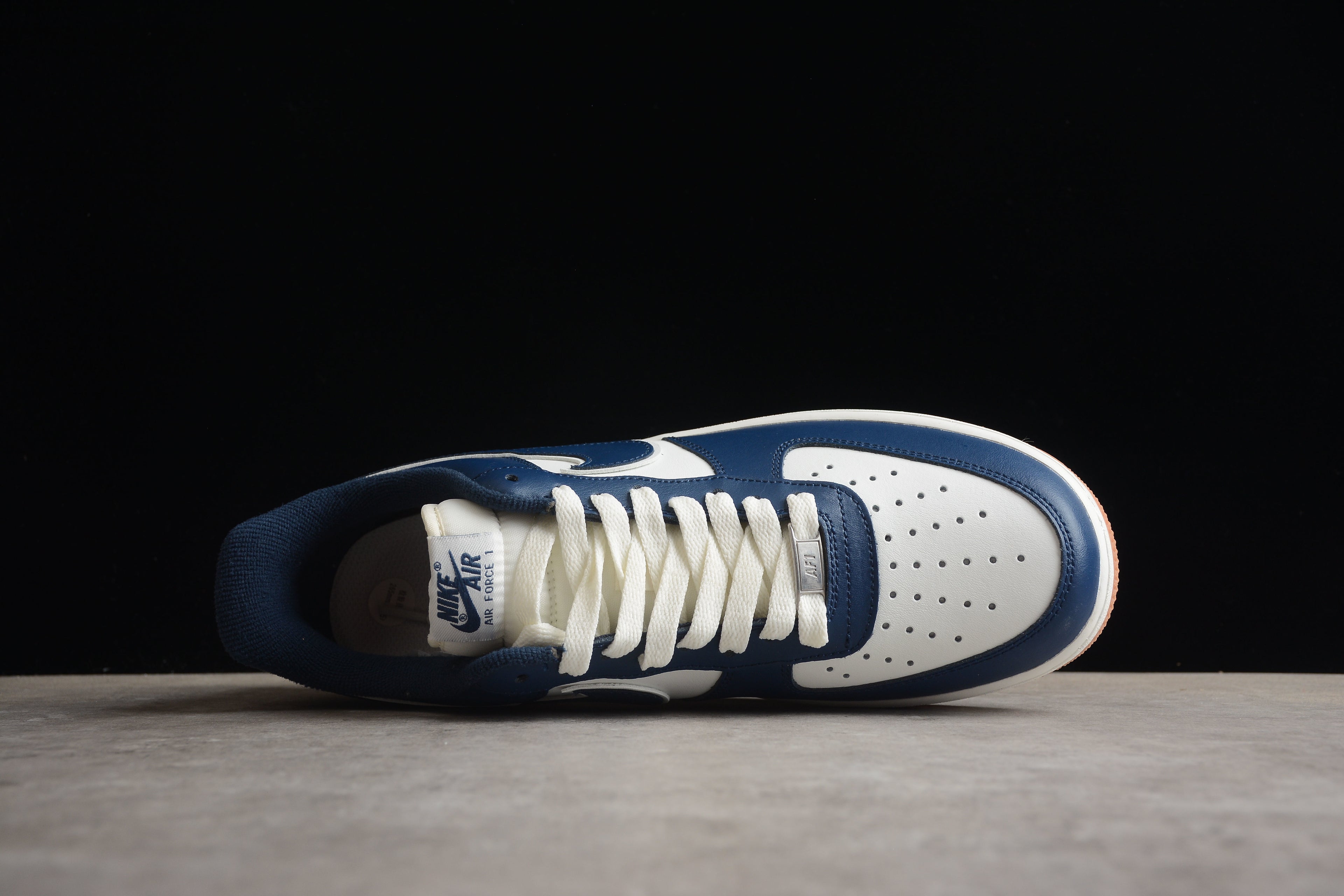 Air Force 1 Low – Azul Oscuro / Blanco
