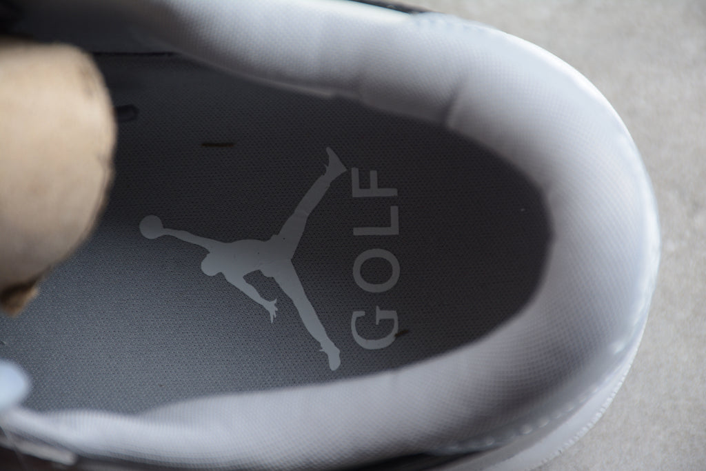 Jordan 1 Low – Beige / Blanco / Negro