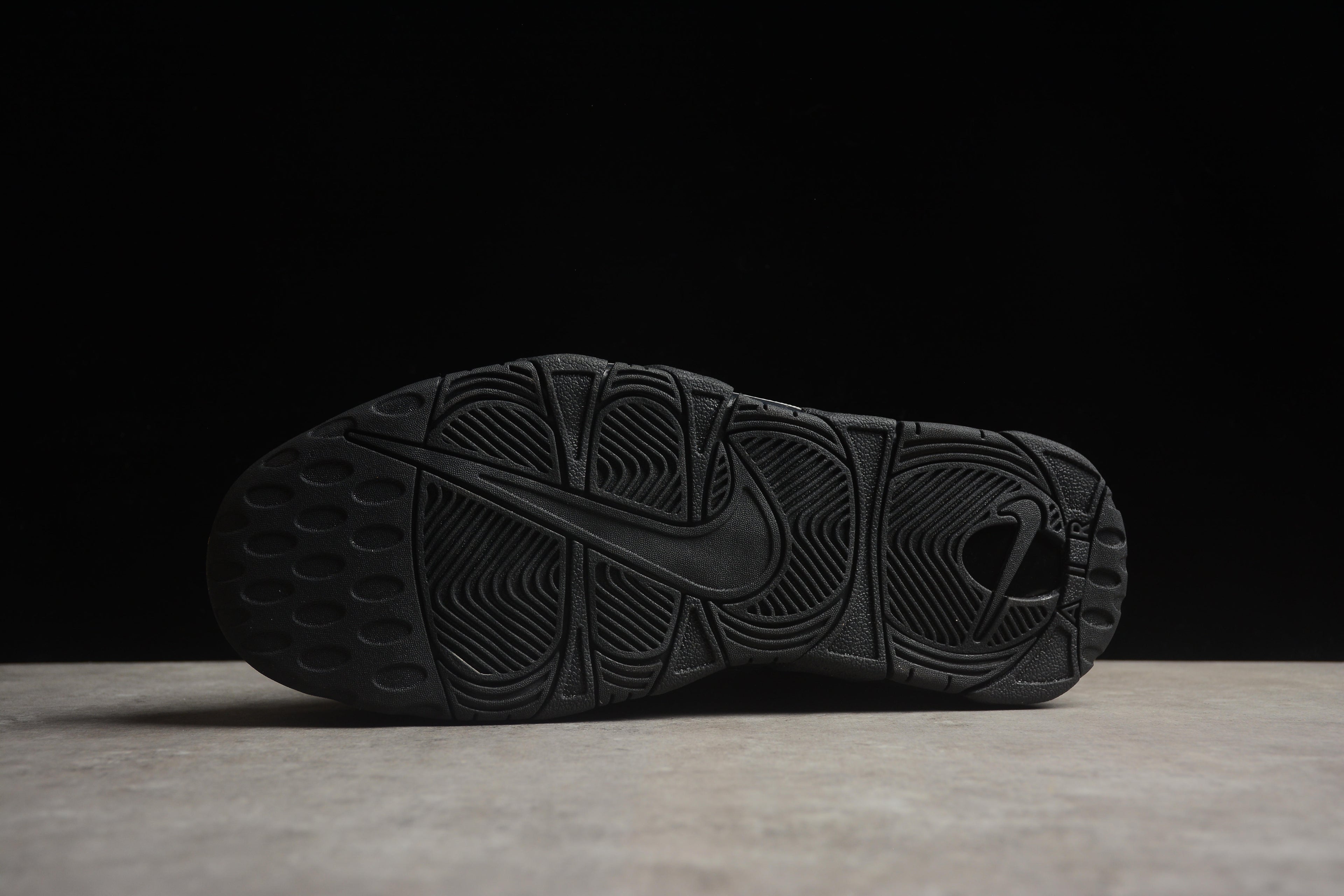 Air More Uptempo – Negro