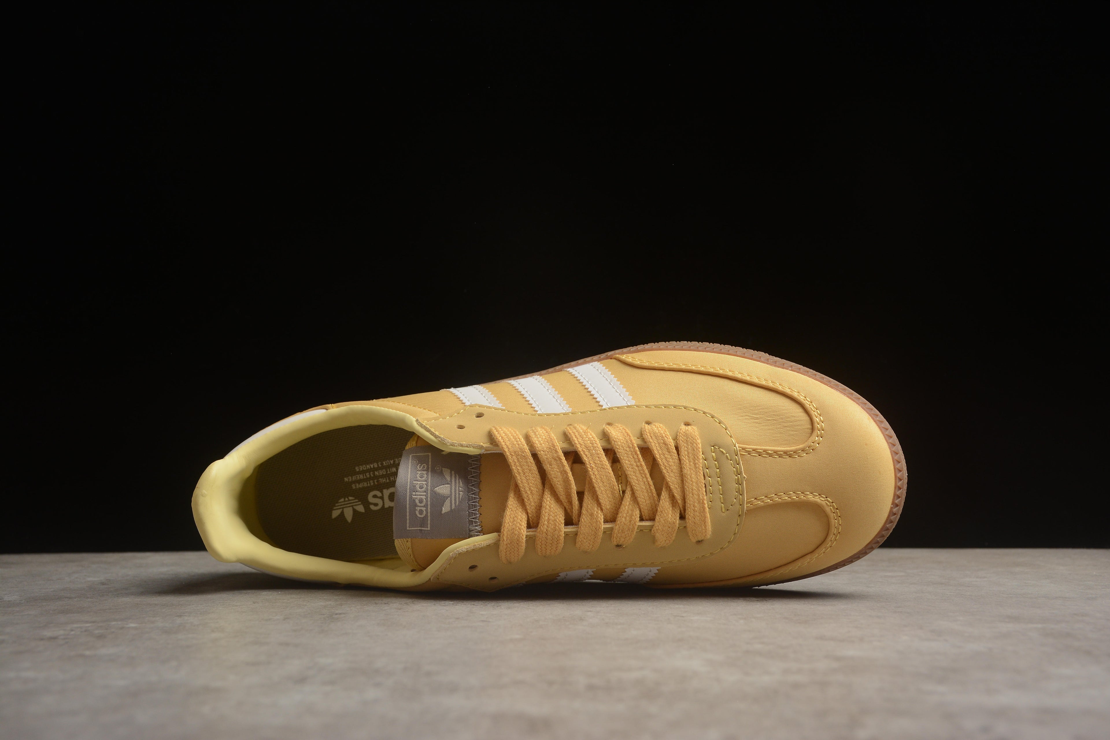Adidas Samba – Amarillo / Blanco