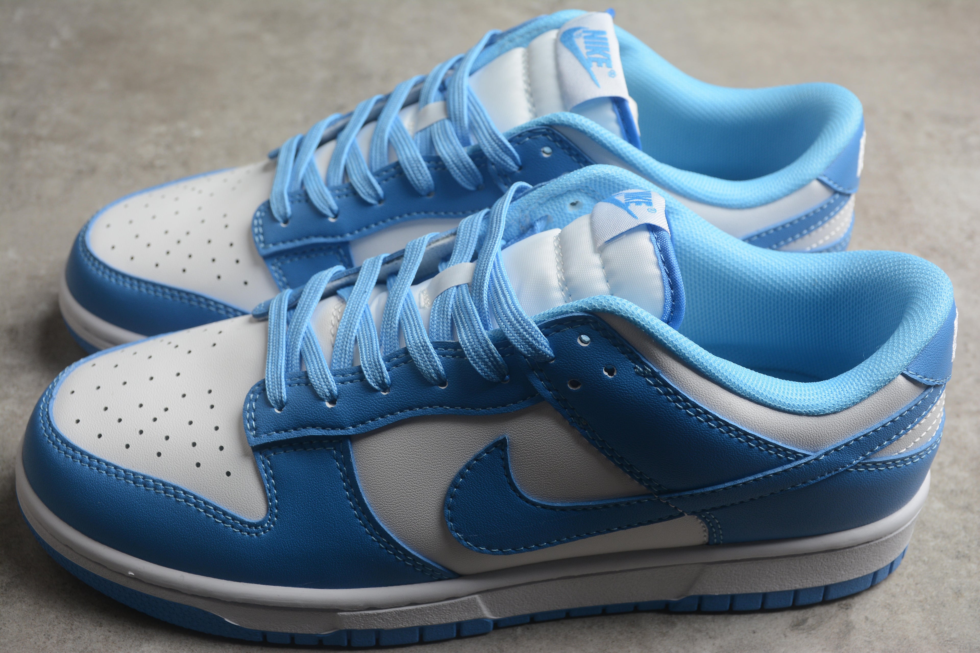 Dunk SB – Azul Claro / Blanco