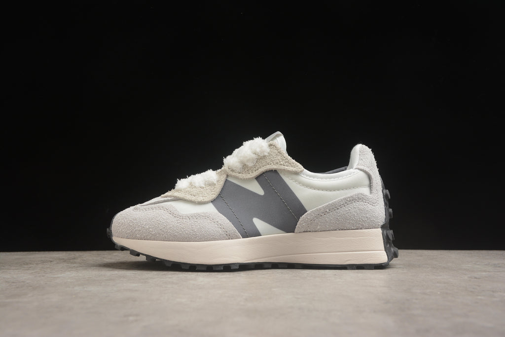 New Balance 327 – Gris / Piel