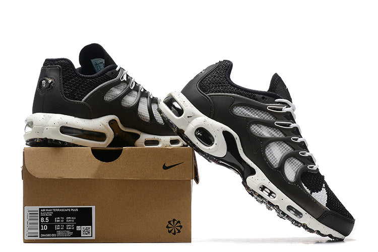 Air Max Plus Terrascape – Negro / Blanco