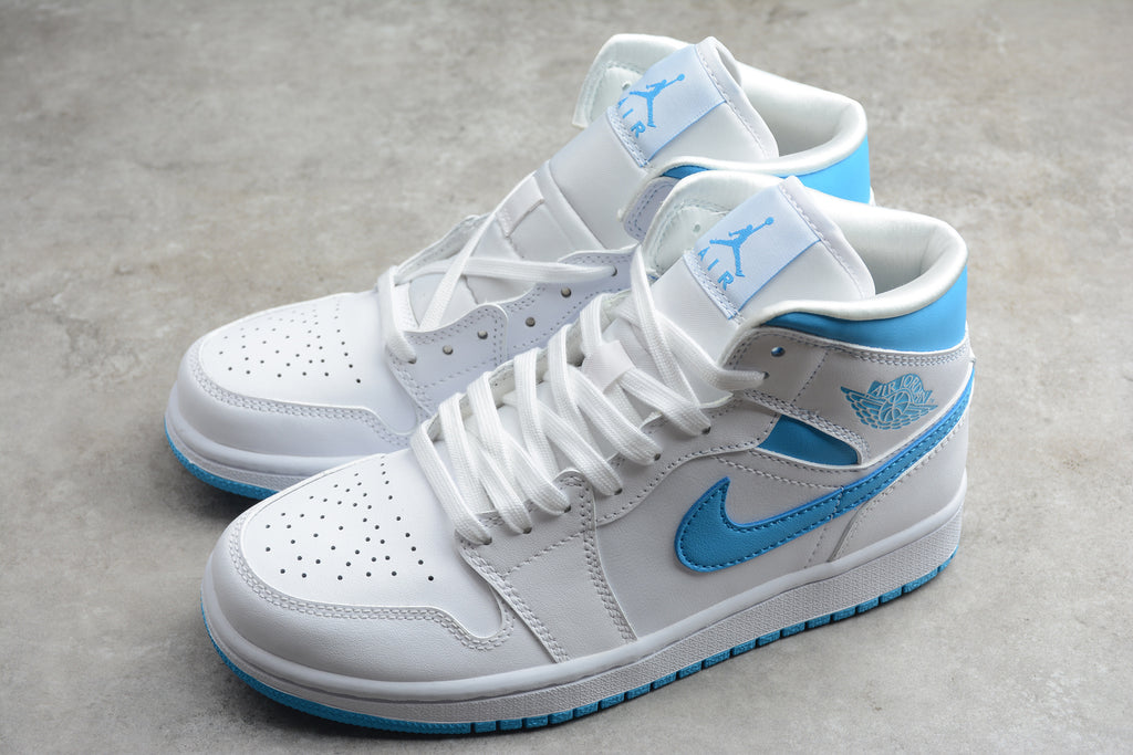 Air Jordan 1 Mid – Blanco / Azul Claro