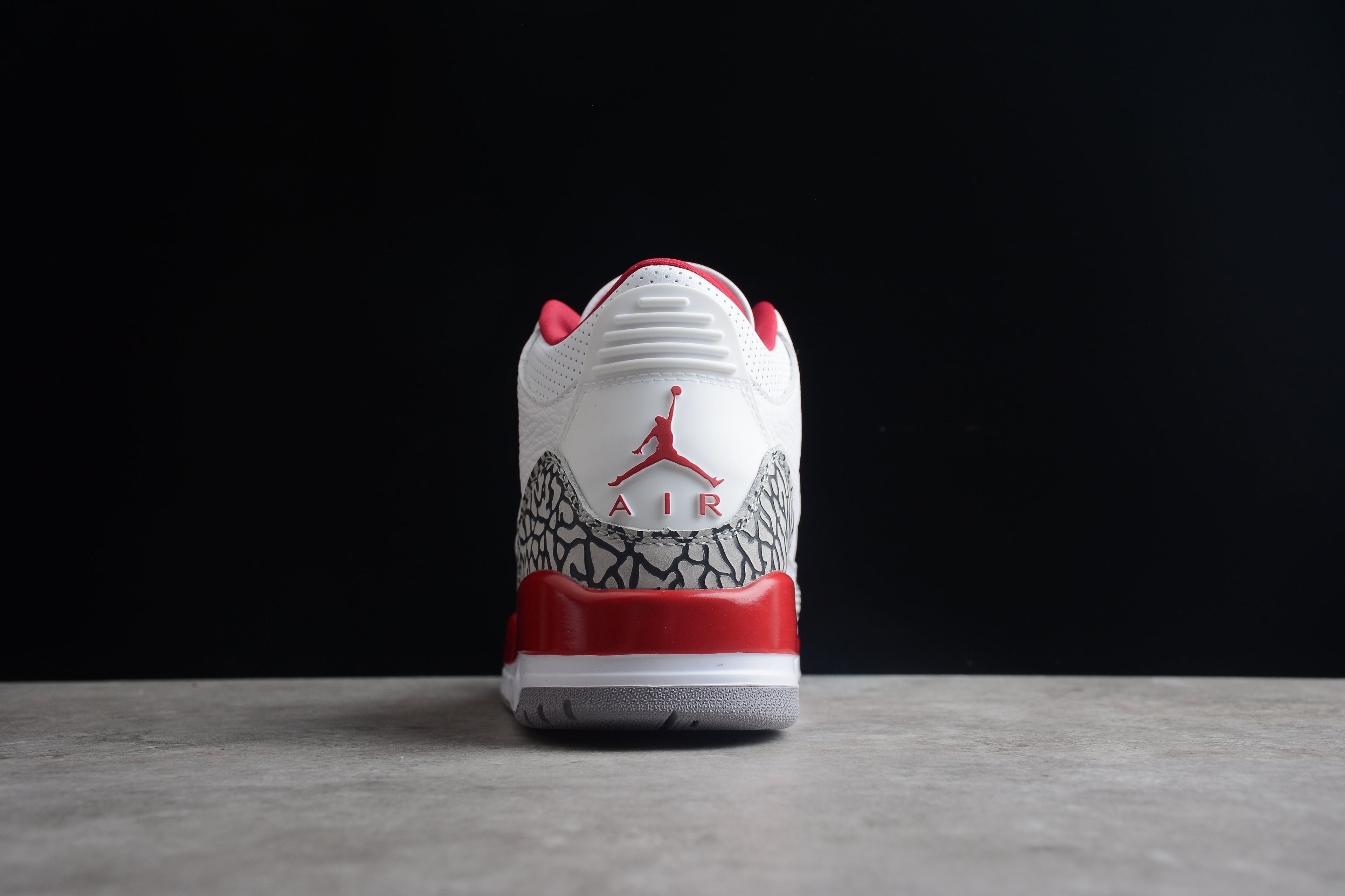 Air Jordan 3 – Blanco / Rojo