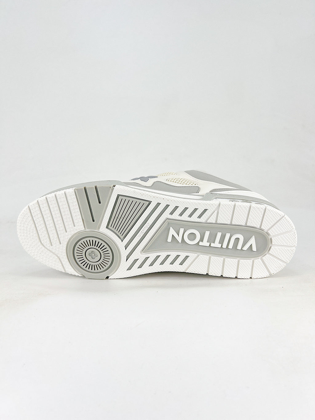 Louis Vuitton Skate – Monogram Gris / Beige