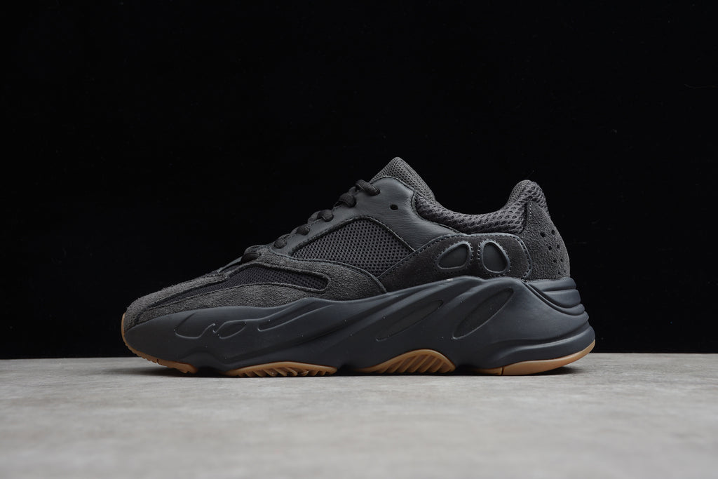Adidas Yeezy 700 – Gris Oscuro