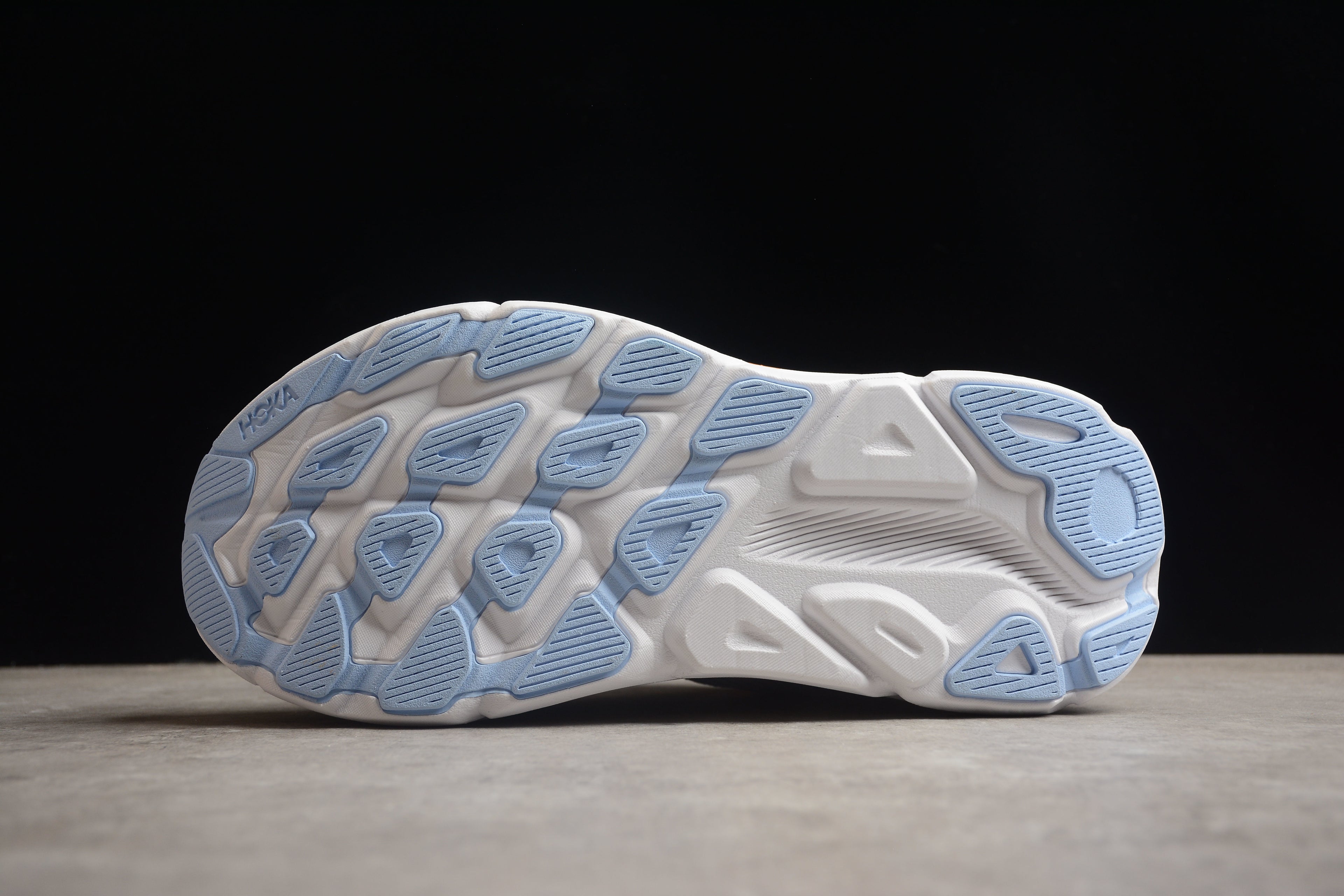 Hoka Clifton 9 – Azul Claro / Naranja