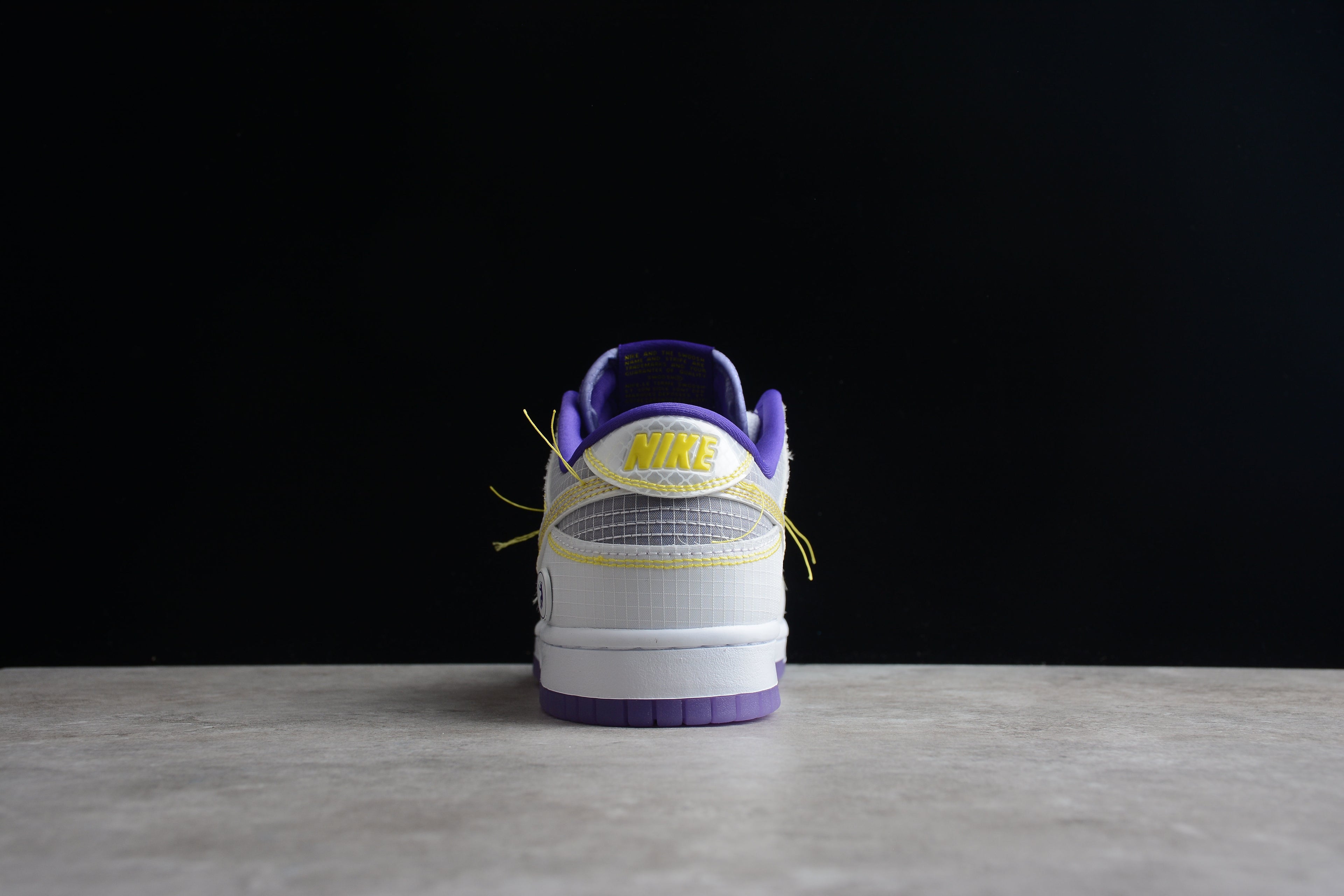 Dunk SB – Blanco / Lila
