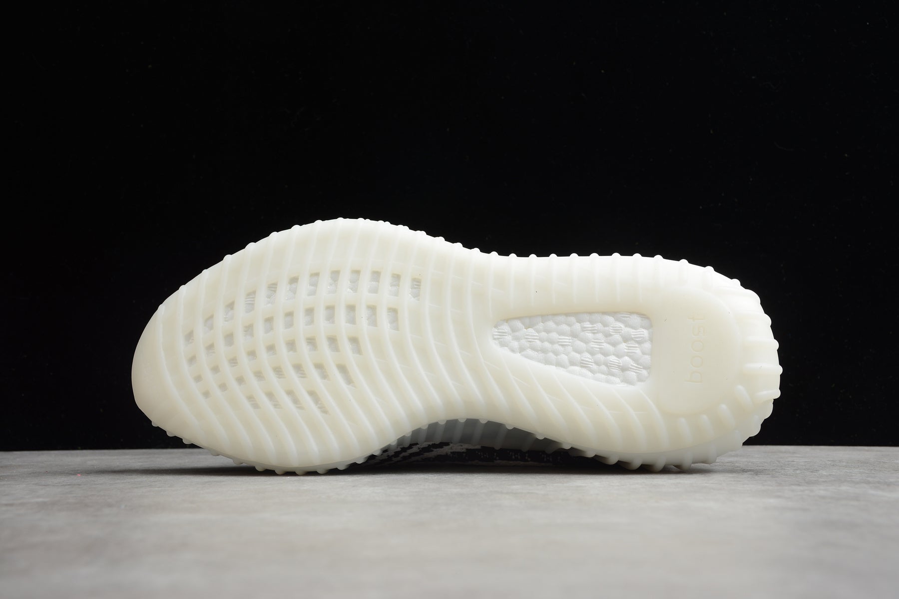 Adidas Yeezy 350 – Blanco / Negro