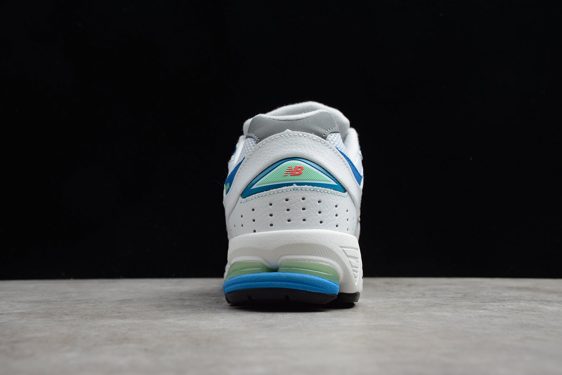 New Balance 2002R – Blanco / Azul
