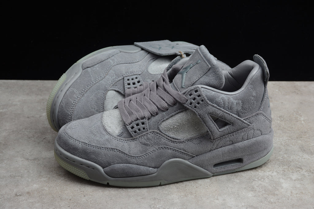 Air Jordan 4 – Gris