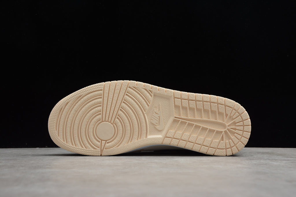 Air Jordan 1 Mid – Beige / Negro
