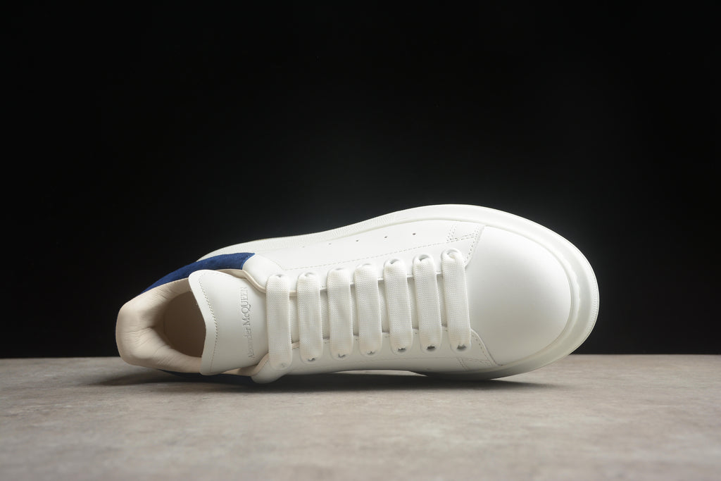 Alexander McQueen – Blanco / Azul Oscuro