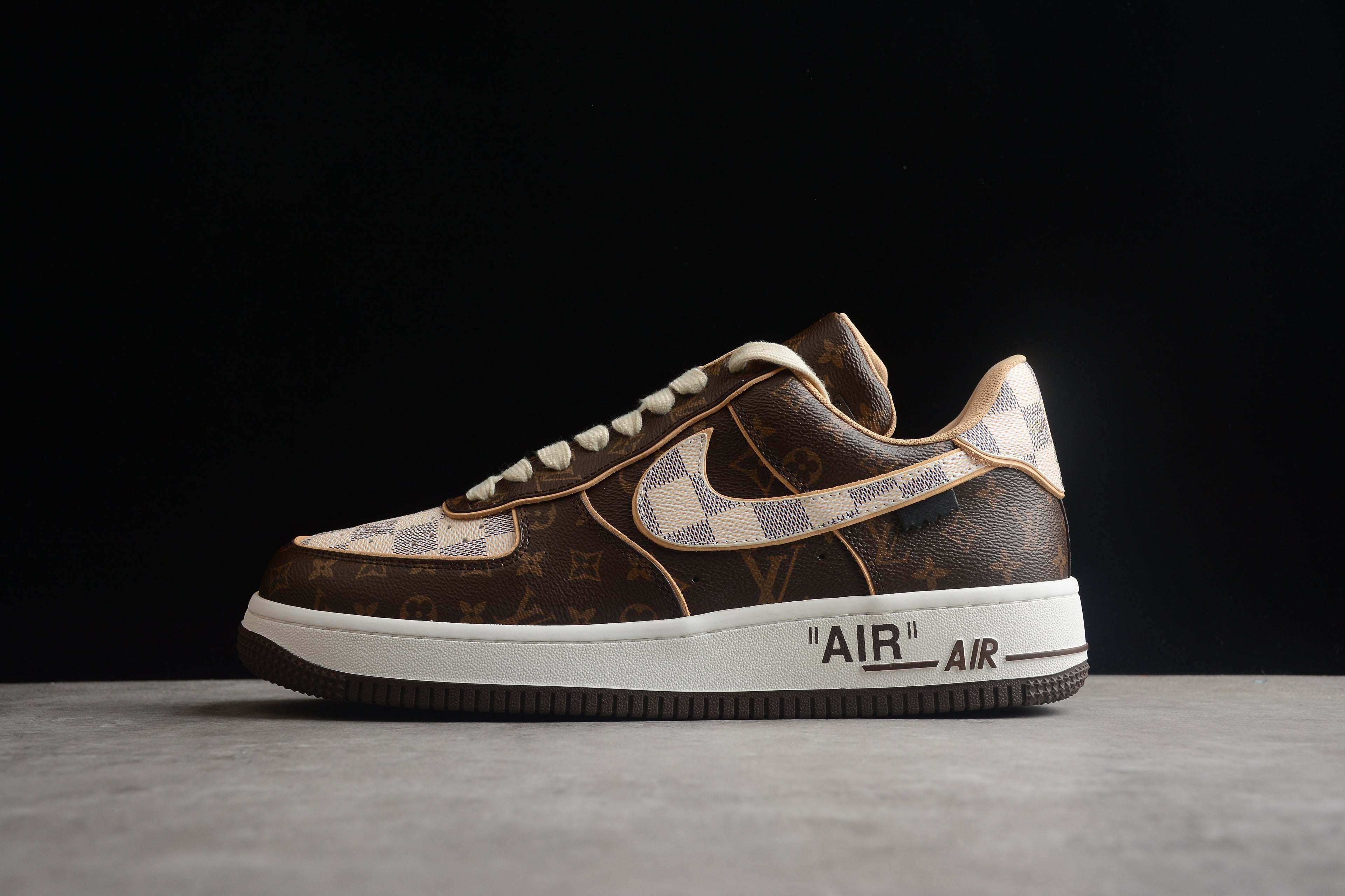 Air Force 1 Low LV – Blanco / Marrón / Beige