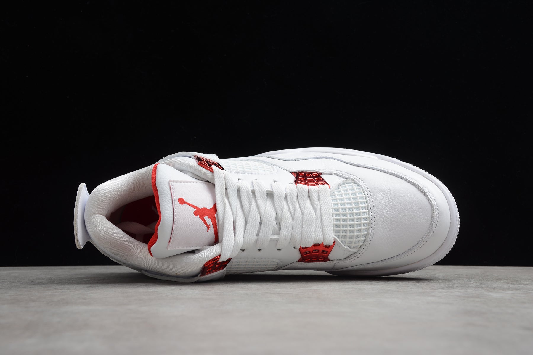 Air Jordan 4 – Blanco / Rojo