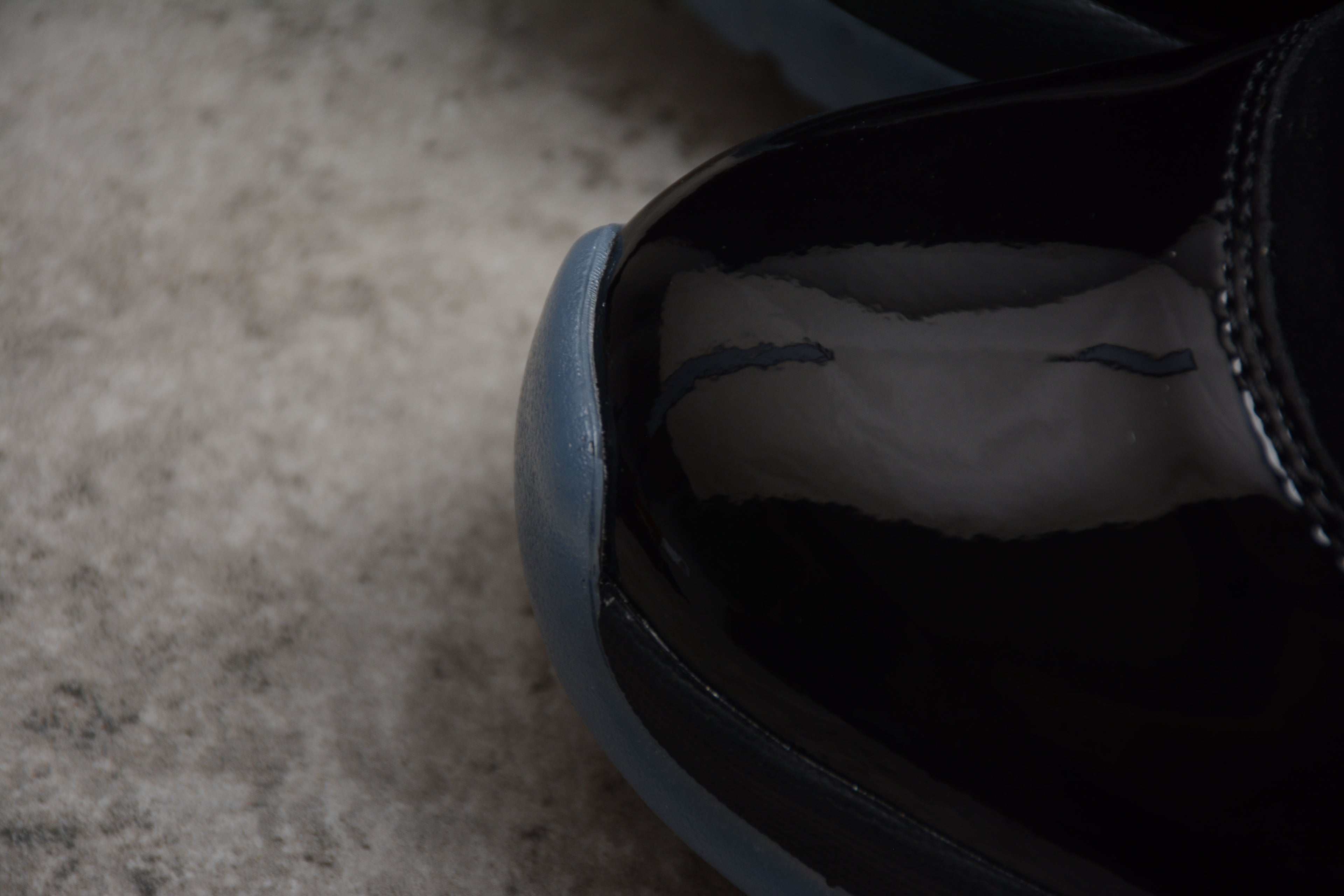 Air Jordan 11 – Negro / Azul