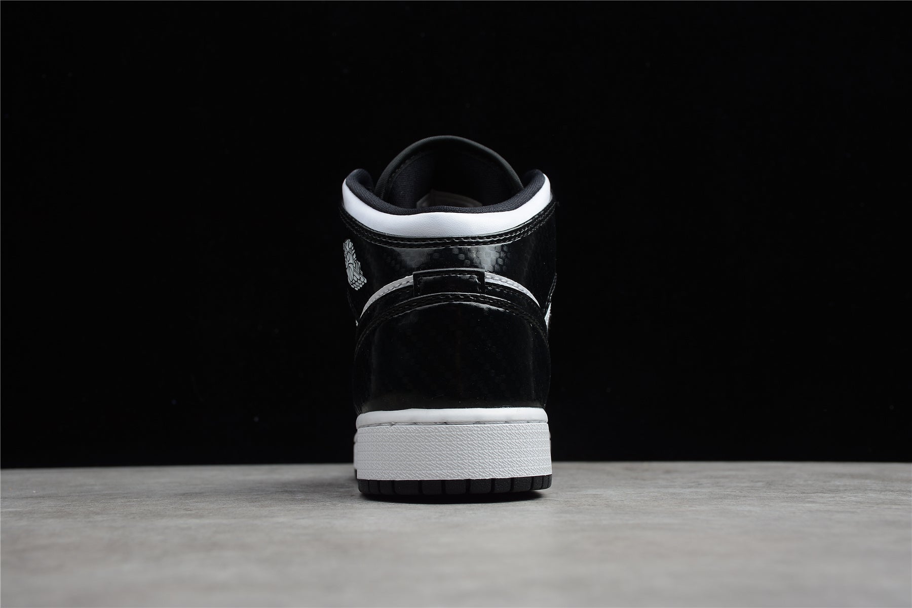 Air Jordan 1 Mid – Negro Brillante