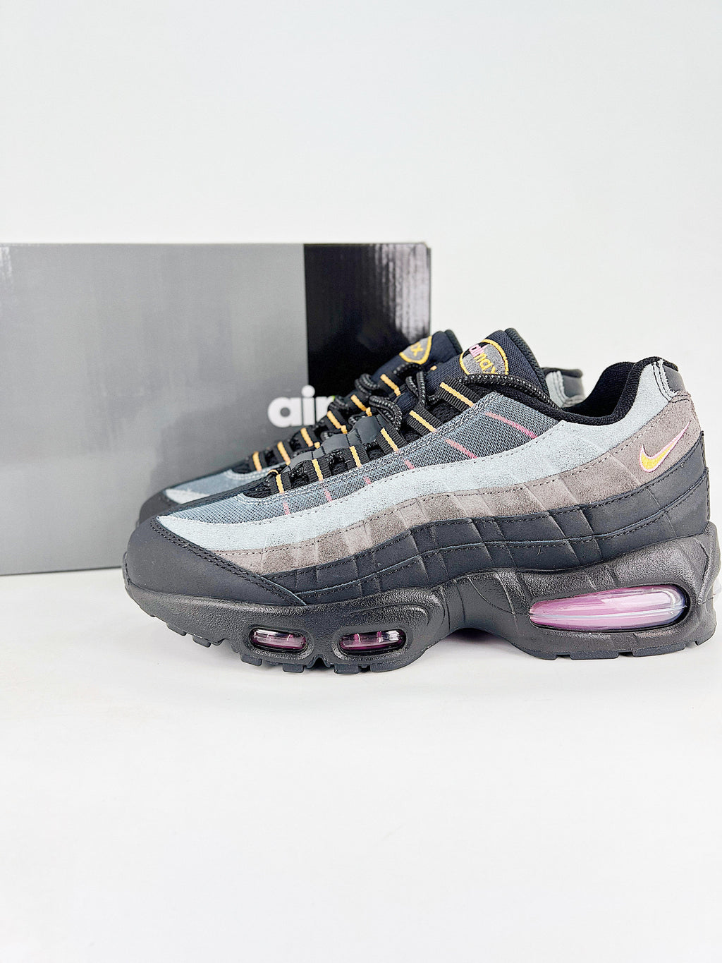 Air Max 95 – Negro / Marrón / Gris