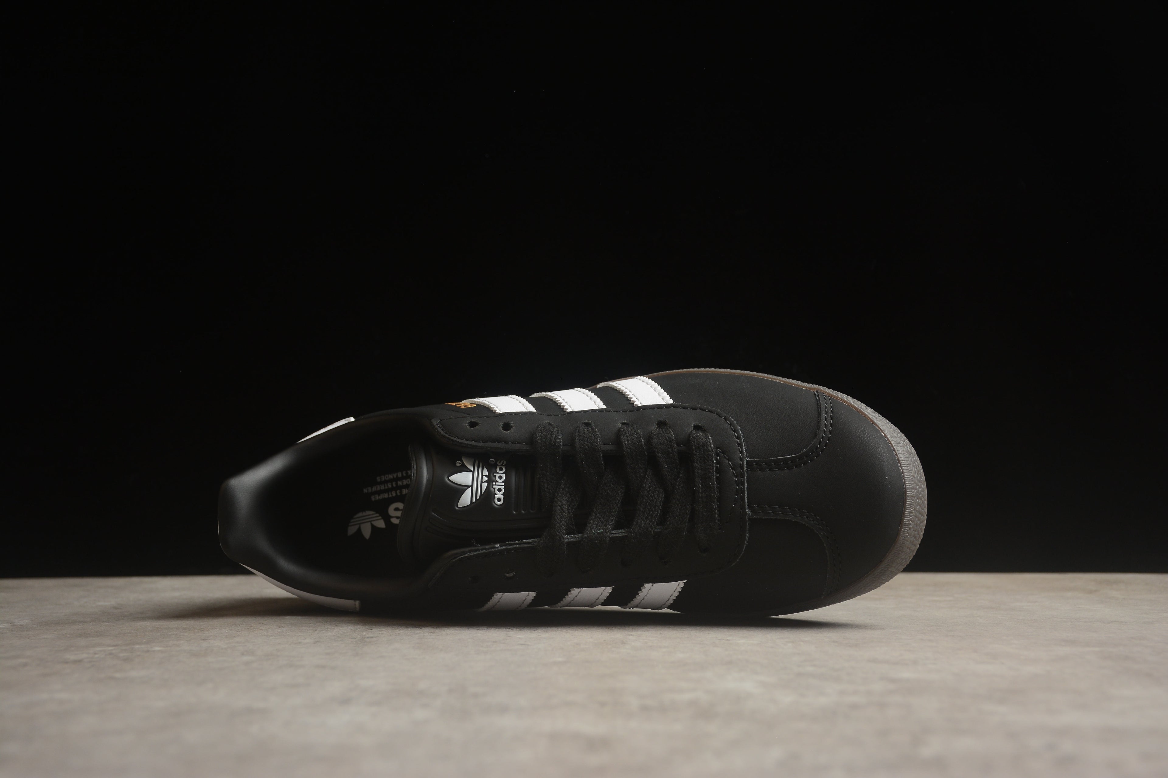 Adidas Gazelle – Negro / Blanco