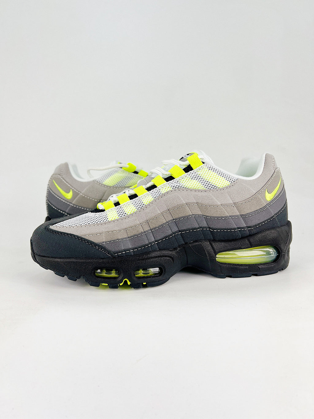 Air Max 95 – Negro / Gris / Amarillo