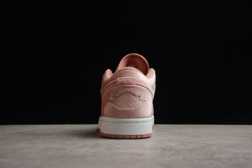 Jordan 1 Low – Rosa