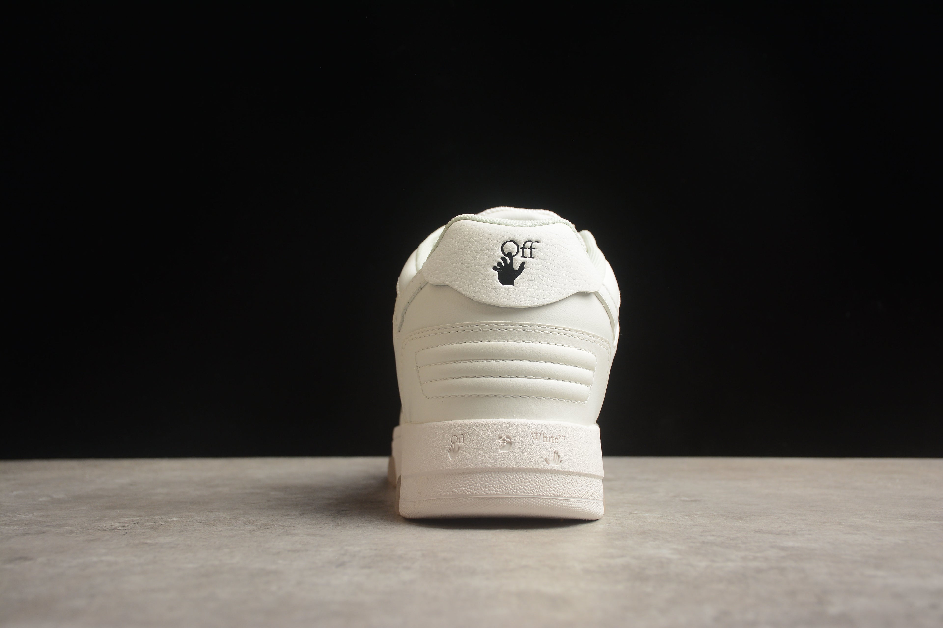 Off-White – Blanco