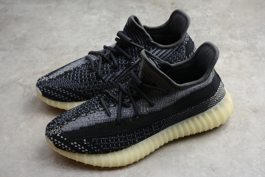Adidas Yeezy 350 – Negro / Beige