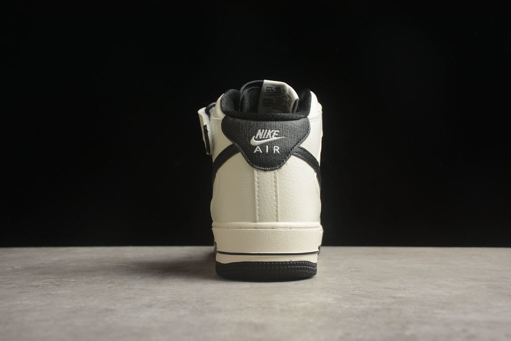 Air Force 1 High – Blanco / Negro