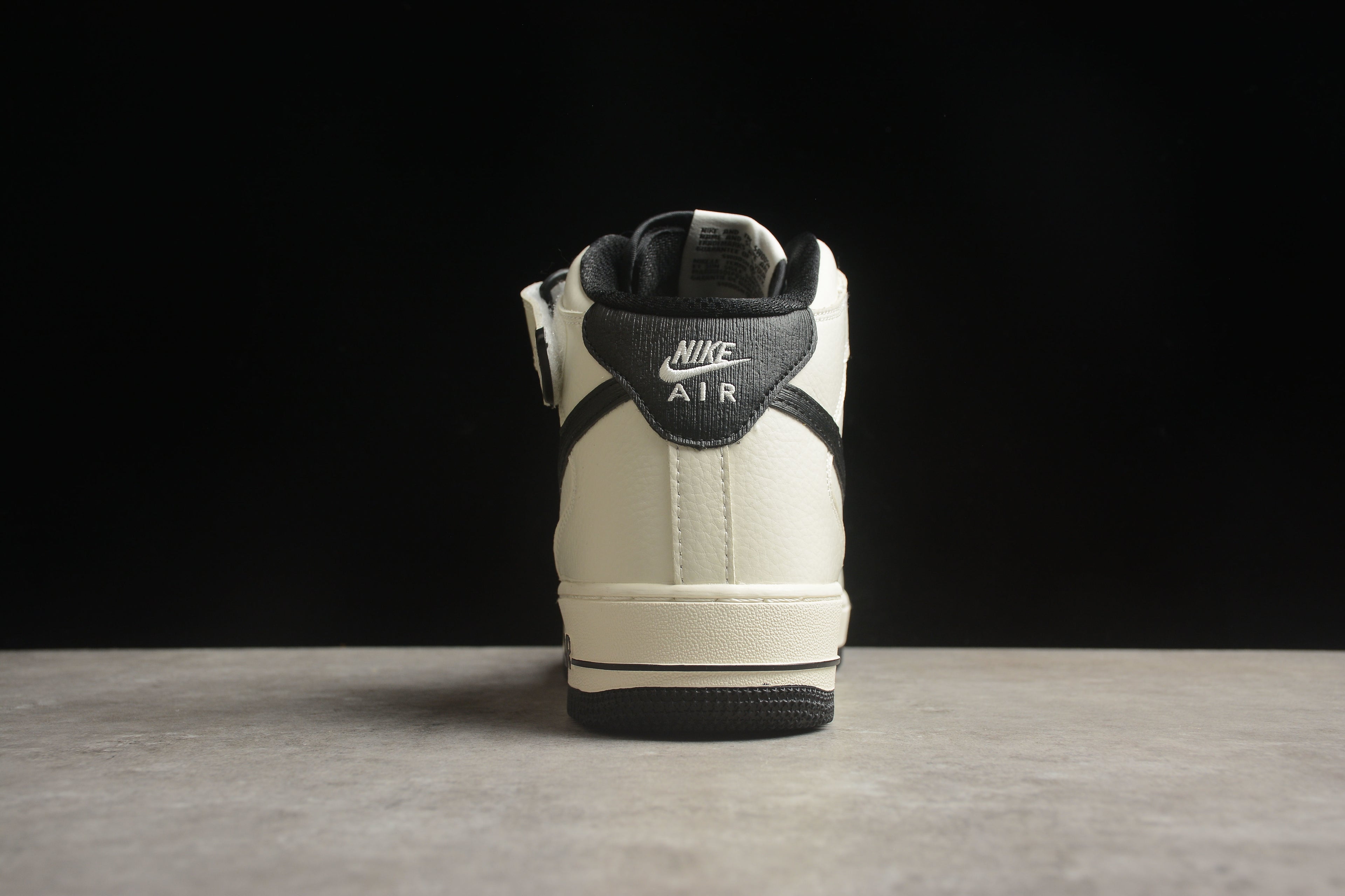 Air Force 1 High – Blanco / Negro