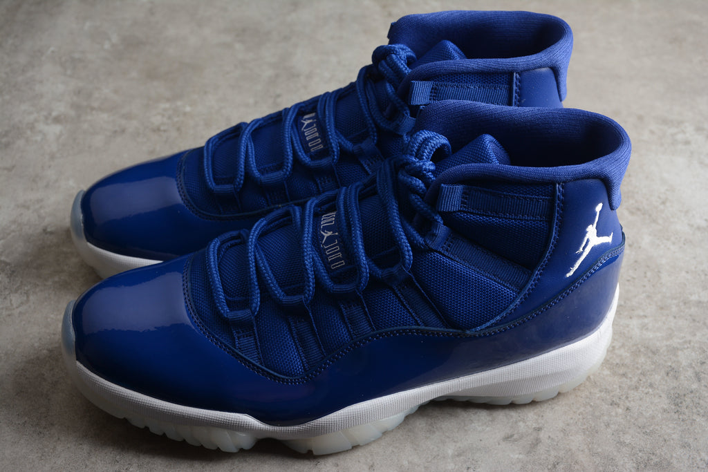 Air Jordan 11 – Azul